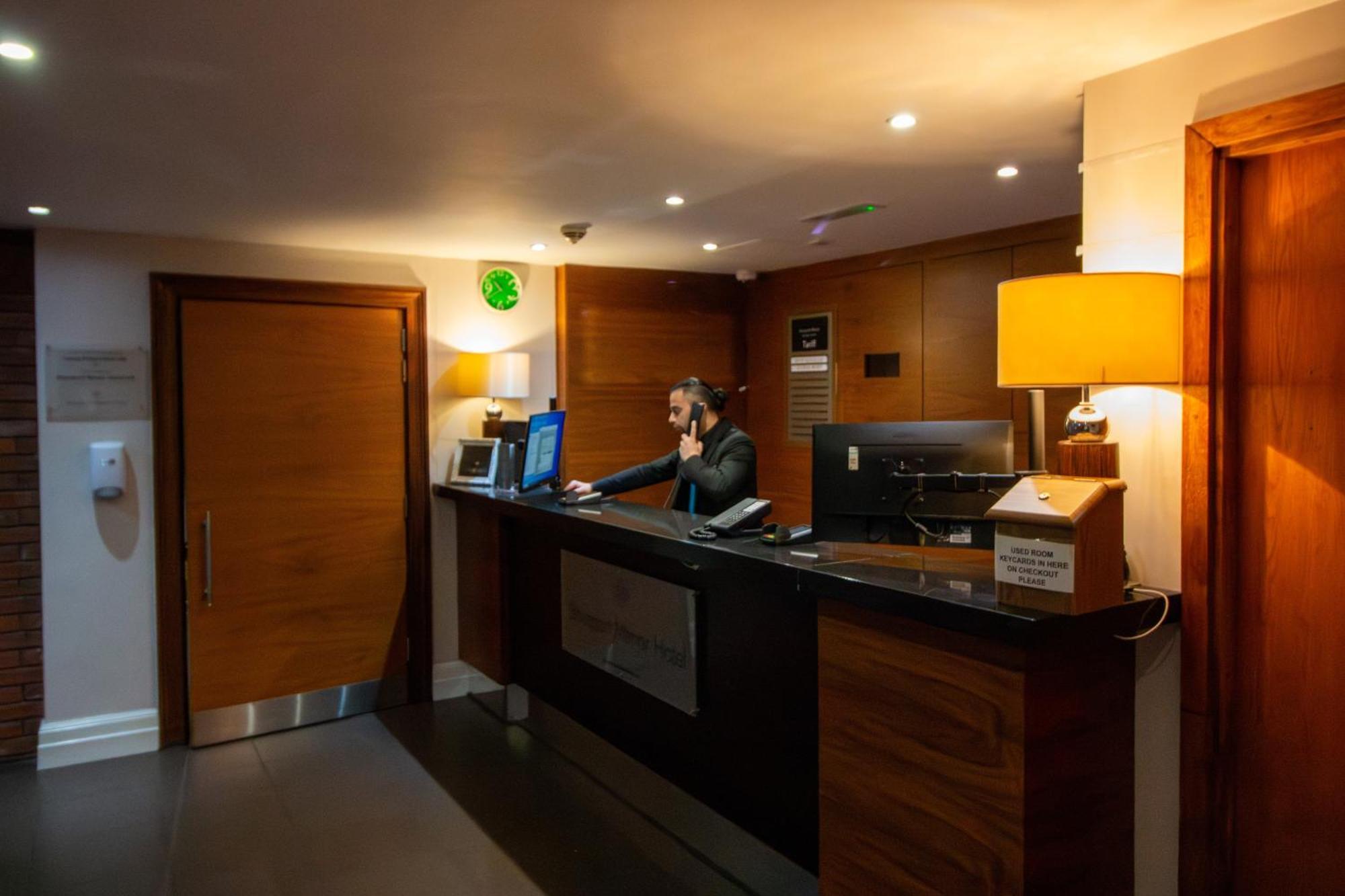 Stourport Manor Hotel Buitenkant foto