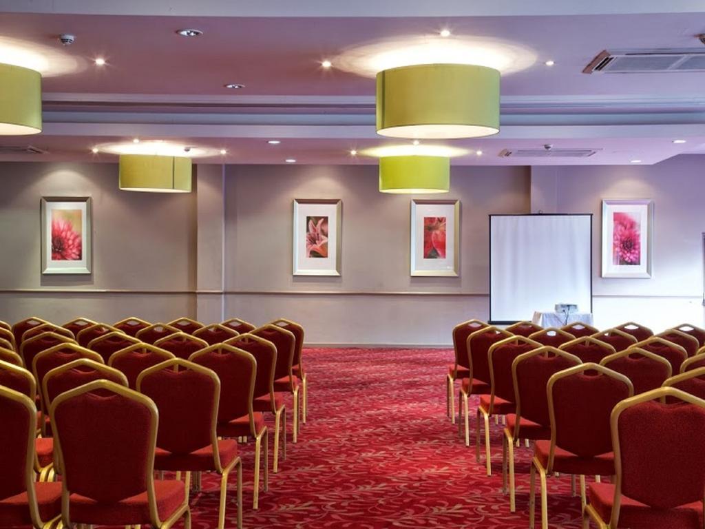 Stourport Manor Hotel Buitenkant foto