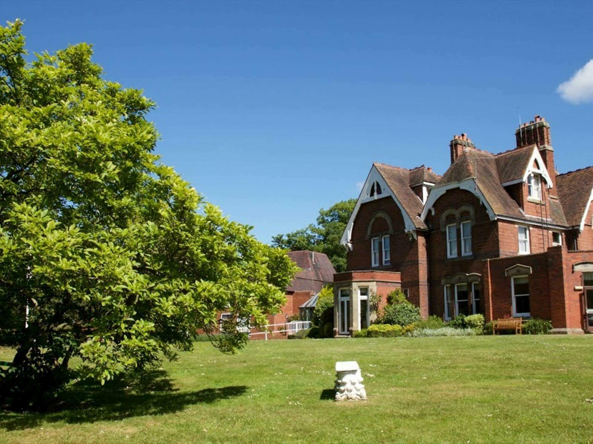 Stourport Manor Hotel Buitenkant foto
